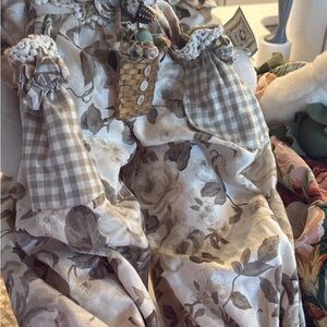 Clarks Cream and Brown Textured Fabric